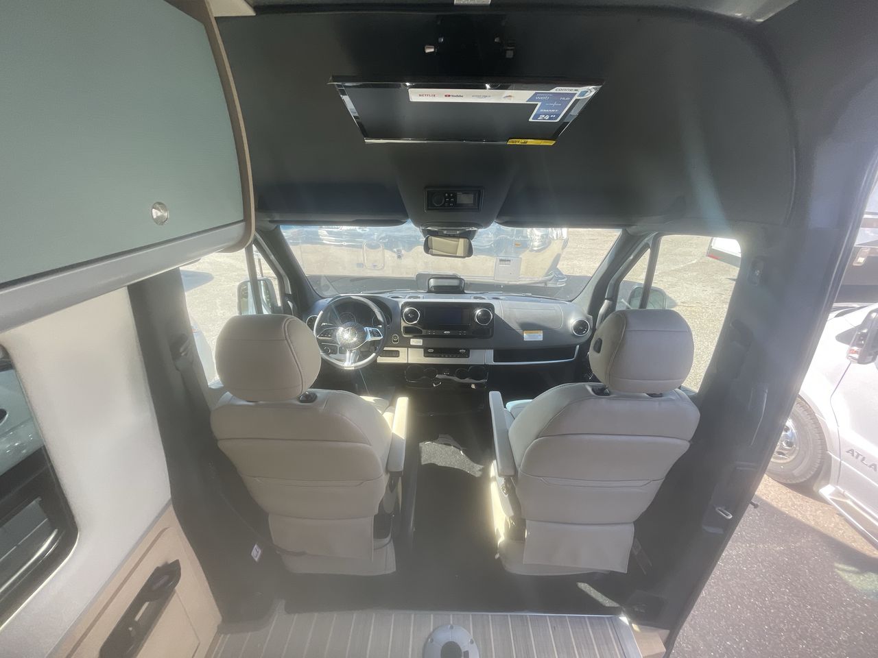 2026 Airstream 24GL Tommy Bahama Base