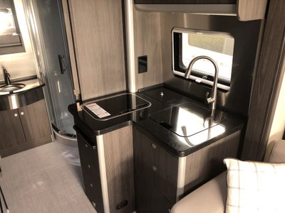 2025 Airstream Murphy Suite Base