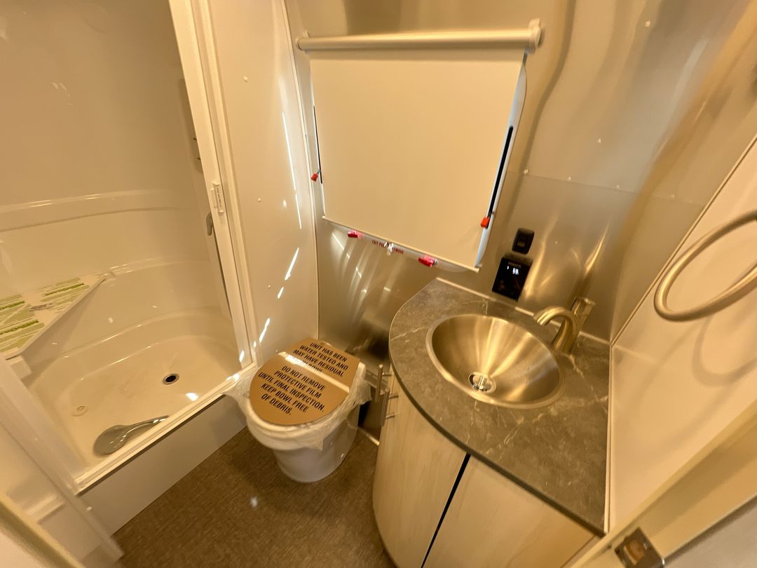 2026 Airstream 30FBBT Base