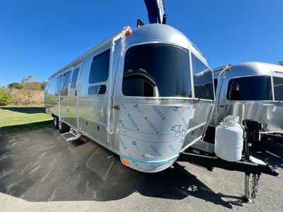 2026 Airstream 30FBBT Base
