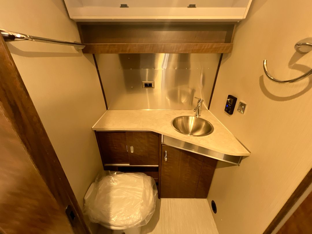 2025 Airstream 25FBQ Base