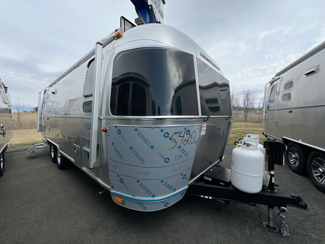 2025 Airstream 25FBQ Base
