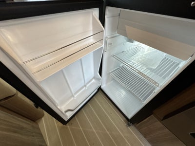 2025 Airstream 24 GL Base