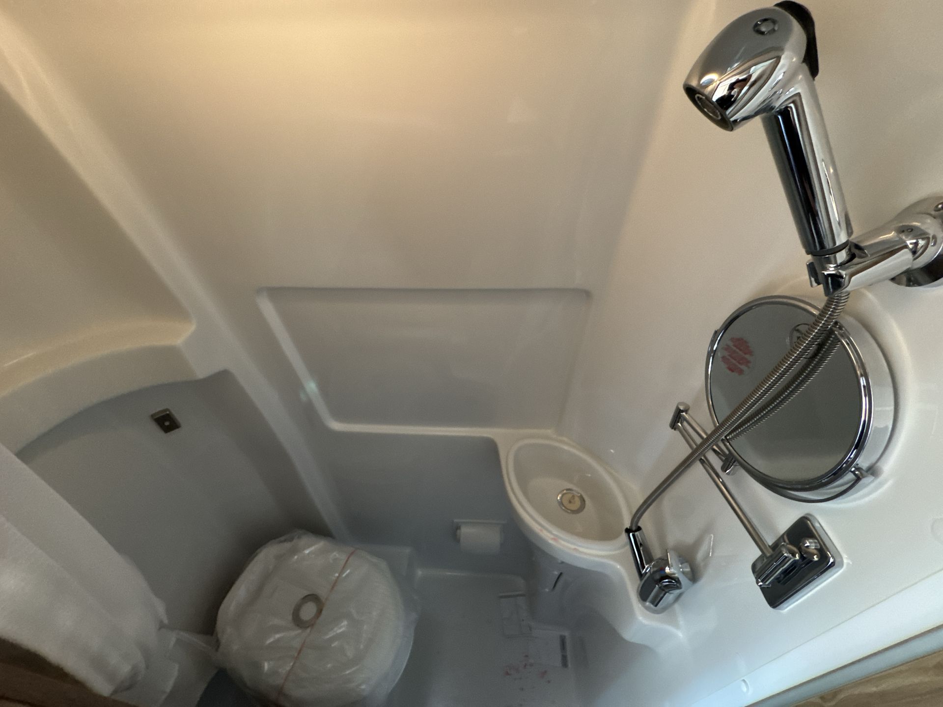 2025 Airstream 24 GL Base