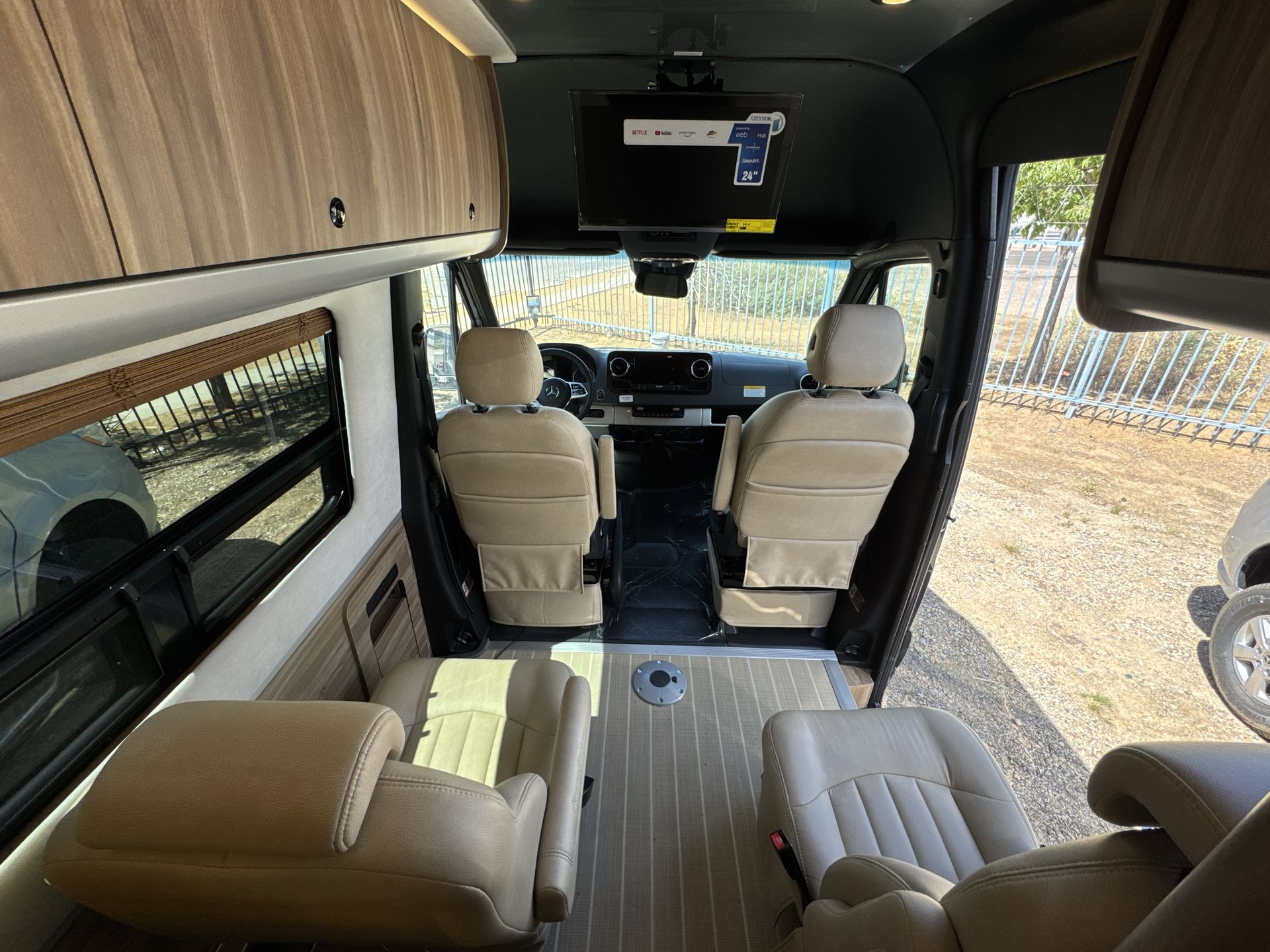 2025 Airstream 24 GL Base