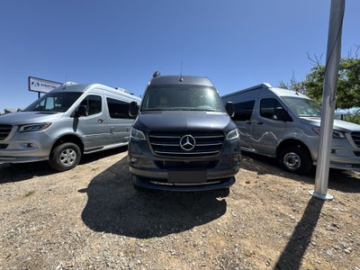 2025 Airstream 24 GL Base